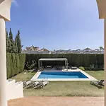 11 By Lirios Village - Fantastic Location, Private Pool, Ping Pong Table & Marbella