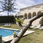 11 By Lirios Village - Fantastic Location, Private Pool, Ping Pong Table & Villa *