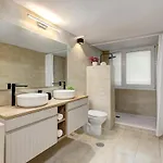11 By Lirios Village - Fantastic Location, Private Pool, Ping Pong Table & *