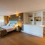 11 By Lirios Village - Fantastic Location, Private Pool, Ping Pong Table & Villa *