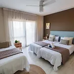 11 By Lirios Village - Fantastic Location, Private Pool, Ping Pong Table & Villa *