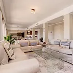 11 By Lirios Village - Fantastic Location, Private Pool, Ping Pong Table & Marbella