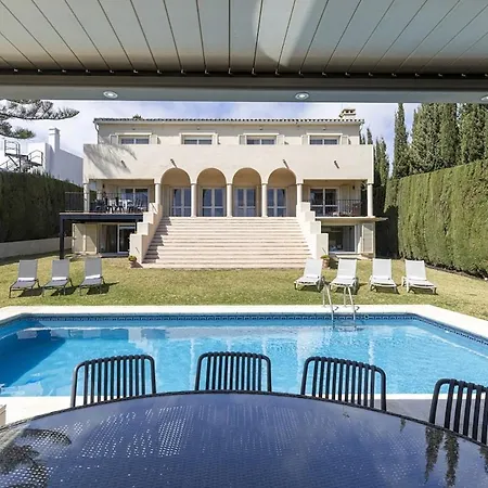 11 By Lirios Village - Fantastic Location, Private Pool, Ping Pong Table &