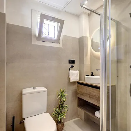 11 By Lirios Village - Fantastic Location, Private Pool, Ping Pong Table & *