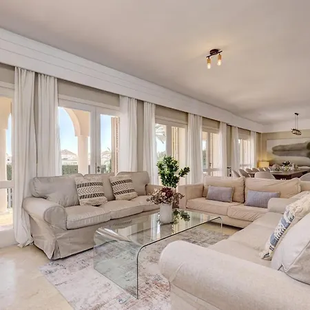 Villa 11 By Lirios Village - Fantastic Location, Private Pool, Ping Pong Table &