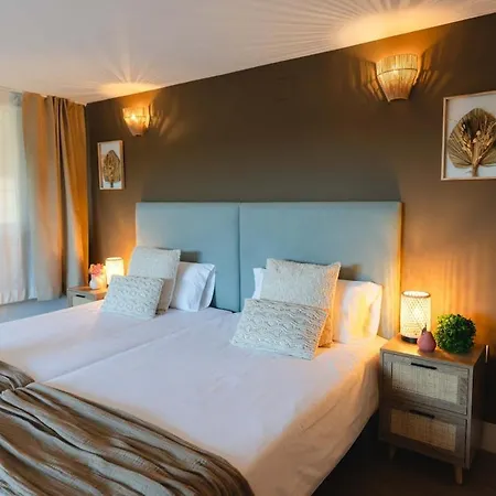 11 By Lirios Village - Fantastic Location, Private Pool, Ping Pong Table & Willa Marbella
