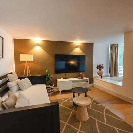 11 By Lirios Village - Fantastic Location, Private Pool, Ping Pong Table & Willa Marbella