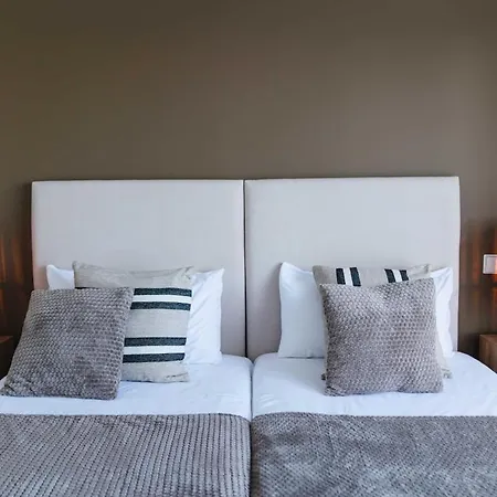 Willa 11 By Lirios Village - Fantastic Location, Private Pool, Ping Pong Table & Marbella