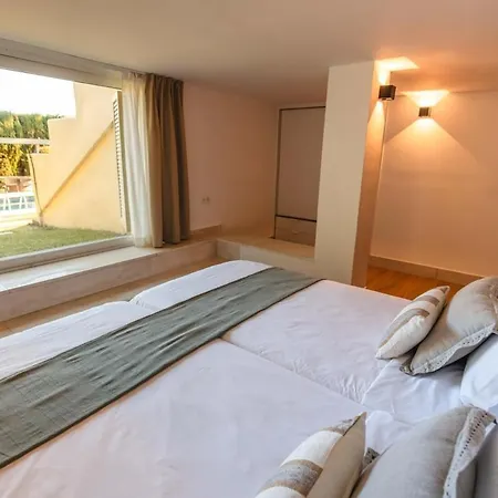 11 By Lirios Village - Fantastic Location, Private Pool, Ping Pong Table & * Marbella