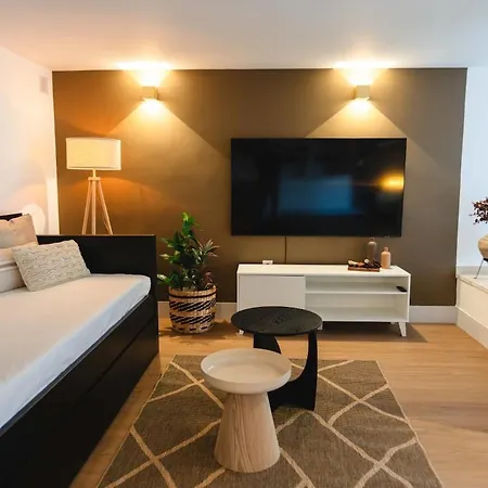 11 By Lirios Village - Fantastic Location, Private Pool, Ping Pong Table & *
