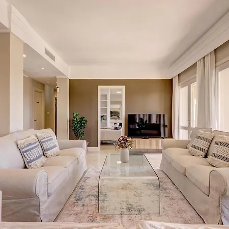 11 By Lirios Village - Fantastic Location, Private Pool, Ping Pong Table & * Marbella
