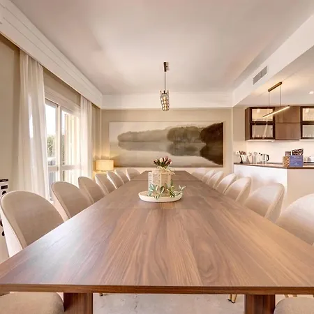 11 By Lirios Village - Fantastic Location, Private Pool, Ping Pong Table & Villa Marbella