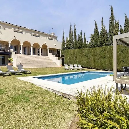11 By Lirios Village - Fantastic Location, Private Pool, Ping Pong Table & Villa