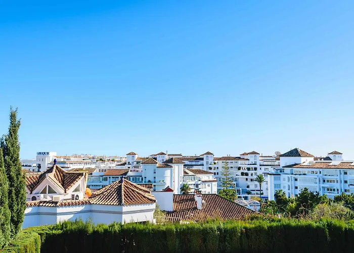 11 By Lirios Village *