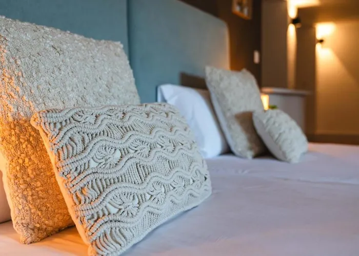 11 By Lirios Village *